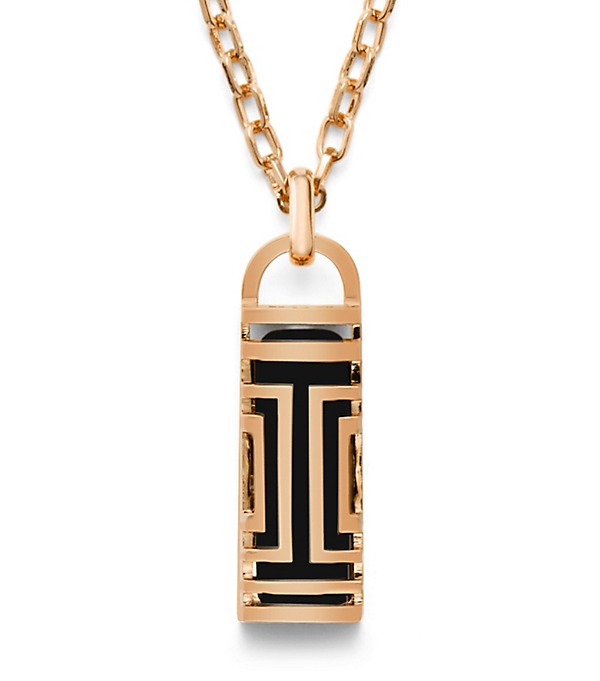 wearables-fitbit-tory-burch-pendant